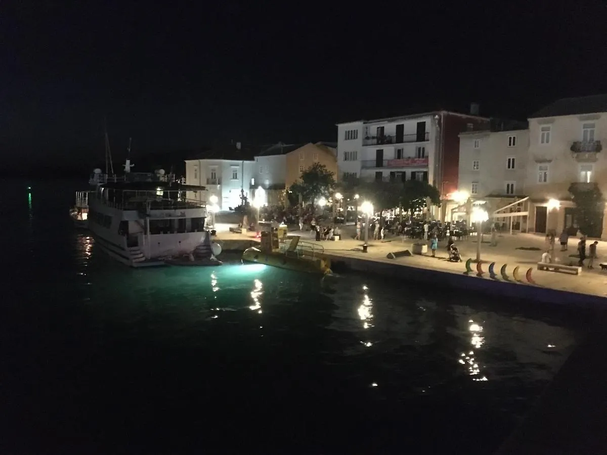 4Rest Vila Pag Town Apartment